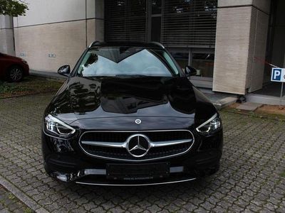 Obsidianschwarz (metallic) Gebraucht 2022 Mercedes C220 Kombi | 29.990 € (Fairer Preis)