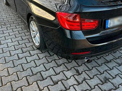 Gebraucht BMW 320 184 PS (135 kW) 2014 Schwarz Kombi