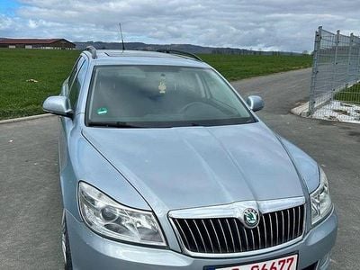 Gebraucht Skoda Octavia Elegance 160 PS (117 kW) 2009 Silber Kombi