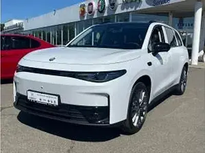 Neu Leapmotor C10 215 PS (158 kW) 2026 Weiß (pearly white) SUV