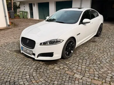 Gebraucht Jaguar XF Premium Luxury 275 PS (202 kW) 2012 Weiß Limousine