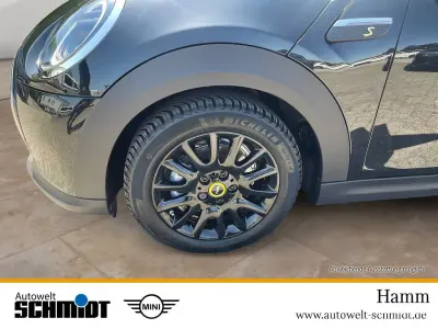 Gebraucht Mini Cooper SE Classic 135 kW (184 PS) 2023 Schwarz Kleinwagen