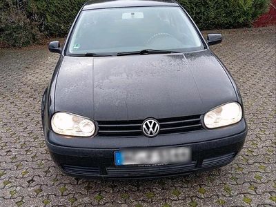 Schwarz Gebraucht 2001 VW Golf IV Kleinwagen | 1.100 € (Guter Preis)