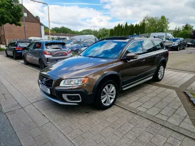 Używany Volvo XC70 Momentum 230 KM (169 kW) 2012 Brązowy Kombi