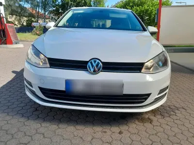 Gebraucht VW Golf VII 105 PS (77 kW) 2014 Weiß Limousine