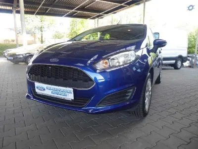 Usata Ford Fiesta Trend 82 CV (60 kW) 2016 Blu Utilitaria