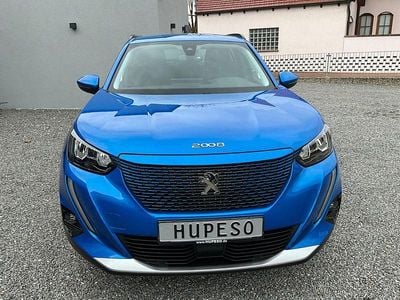 Gebraucht Peugeot e-2008 Allure 100 kW (136 PS) 2021 Blau SUV
