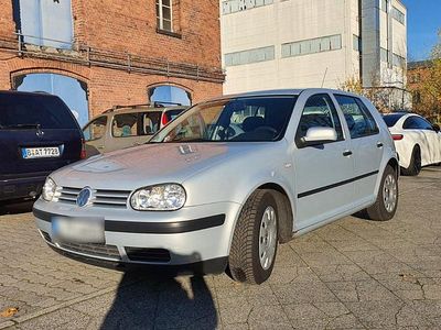 Gebraucht VW Golf IV 105 PS (77 kW) 2000 Silber Kleinwagen