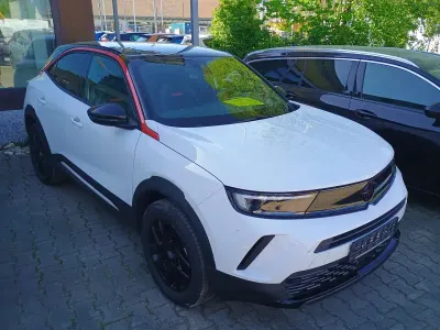 Używany Opel Mokka 131 KM (96 kW) 2023 Biały SUV