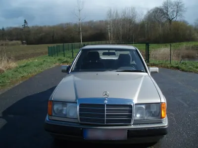 Gebraucht Mercedes 200 118 PS (86 kW) 1991 Silber Limousine