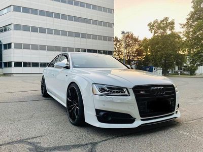 Audi S8 plus