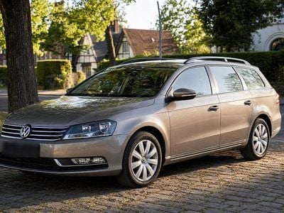 Usata VW Passat 140 CV (102 kW) 2013 Marrone Station wagon