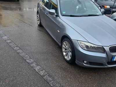 Gebraucht BMW 325 210 PS (154 kW) 2010 Grau Limousine