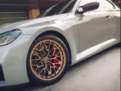 Begagnad BMW M2 Shadowline 460 HK (338 kW) 2023 Grå Sportkupé