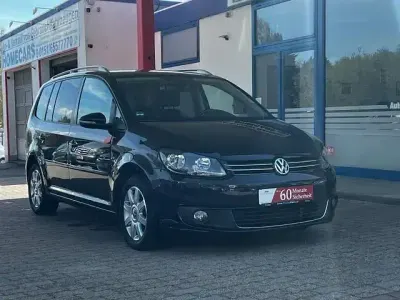 Gebraucht VW Touran Life 105 PS (77 kW) 2014 Schwarz Van / Kleinbus