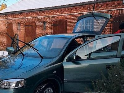 Gebraucht Opel Astra 65 PS (47 kW) 1998 Grün Limousine
