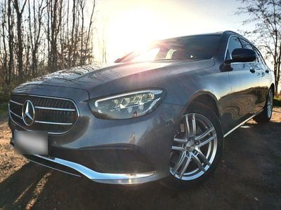 Gebraucht Mercedes E220 Avantgarde 194 PS (142 kW) 2021 Grau Kombi