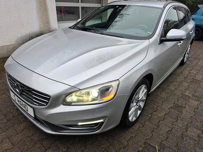 Silber Gebraucht 2015 Volvo V60 Kombi | 11.990 € (Fairer Preis)
