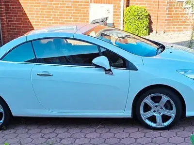 Gebraucht Peugeot 308 CC Platinum 156 PS (114 kW) 2010 Weiß Cabrio