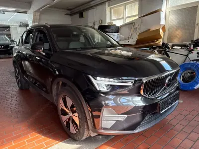 Gebraucht Volvo XC40 Core 163 PS (119 kW) 2022 Schwarz SUV