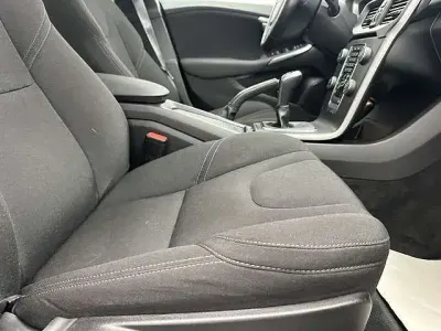 Gebraucht Volvo V40 Kinetic 120 PS (88 kW) 2018 Grau metallic