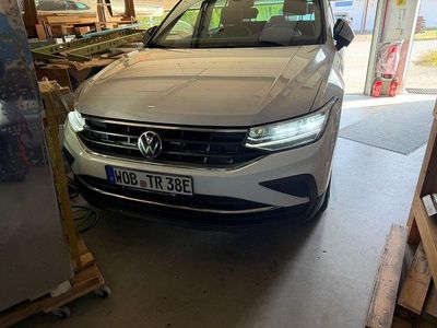 Gebraucht VW Tiguan Life 150 PS (110 kW) 2022 Weiß SUV