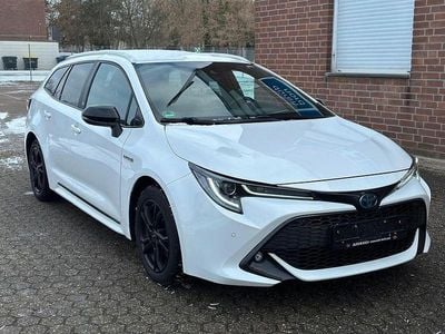 Weiß Gebraucht 2021 Toyota Corolla Team Kombi | 17.450 € (Guter Preis)