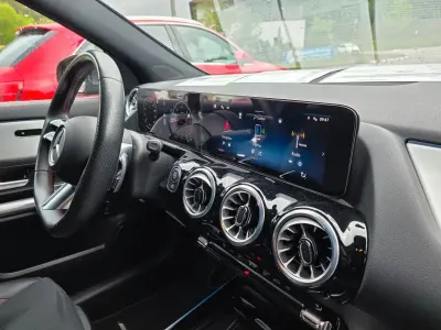 Gebraucht Mercedes GLA180 AMG 116 PS (85 kW) 2025 Mountaingrau  met. SUV