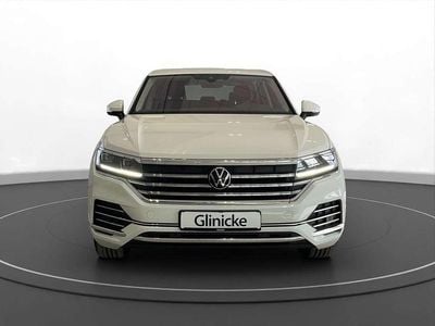 Gebraucht VW Touareg Elegance 231 PS (169 kW) 2022 Pure white SUV
