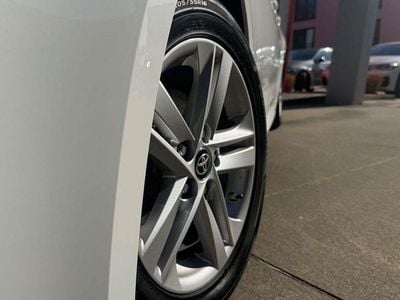 Usado Toyota Corolla Business Edition 140 HP (102 kW) 2023 Branco Sedan