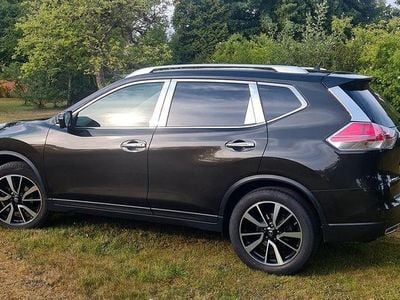 Grün Gebraucht 2015 Nissan X-Trail Tekna SUV | 11.500 €