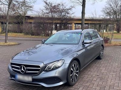 Grau Gebraucht 2019 Mercedes E300 Kombi | 28.000 € (Fairer Preis)