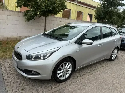 Gebraucht Kia Ceed 120 PS (88 kW) 2013 Silber Kleinwagen