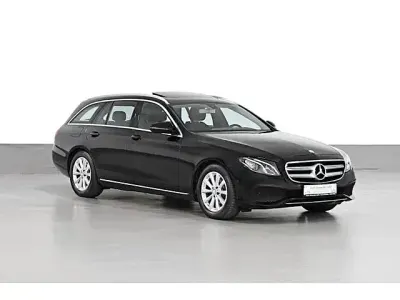 Używany Mercedes E220 Avantgarde 194 KM (142 kW) 2017 Czarny Kombi