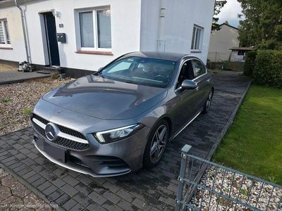Grau Gebraucht 2019 Mercedes A200 AMG line Limousine | 22.000 € (Fairer Preis)