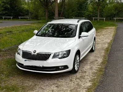 Gebraucht Skoda Superb Exclusive 140 PS (102 kW) 2013 Weiß Kombi