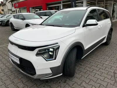 Gebraucht Kia e-Niro Inspiration 150 kW (204 PS) 2023 (swp) snow white pearl SUV