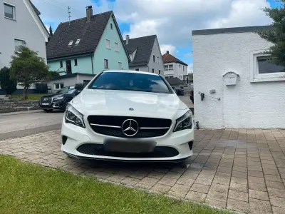 Gebraucht Mercedes CLA180 Night 122 PS (89 kW) 2017 Weiß Limousine