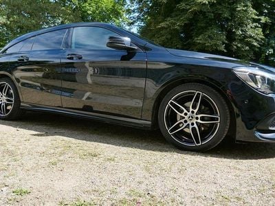 Gebraucht Mercedes CLA180 Shooting Brake AMG line 122 PS (89 kW) 2018 Schwarz Kombi