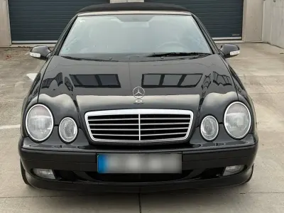 Gebraucht Mercedes CLK200 163 PS (119 kW) 2001 Schwarz Cabrio