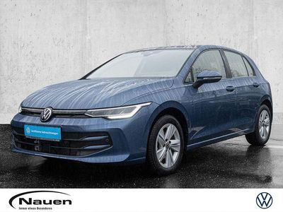 Shark blue Gebraucht 2024 VW Golf Life Limousine | 25.980 € (Fairer Preis)