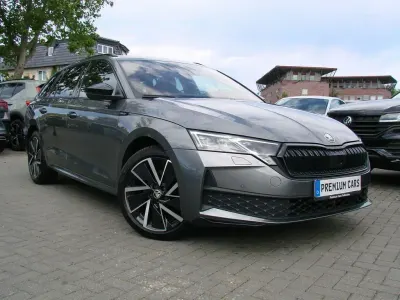 Gebraucht Skoda Octavia SportLine 150 PS (110 kW) 2024 Graphite grey Kombi