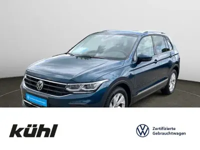 Gebraucht VW Tiguan United 131 PS (96 kW) 2021 Nightshade blue metallic SUV