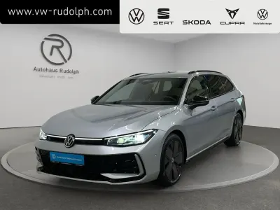 Gebraucht VW Passat R-line 150 PS (110 kW) 2025 Oyster silver metallic Kombi