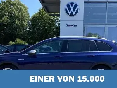 Gebraucht VW Golf Alltrack 200 PS (147 kW) 2022 Blau metallic Kombi