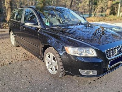 Schwarz Gebraucht 2010 Volvo V50 Momentum Kombi | 3.000 € (Fairer Preis)