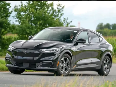 Gebraucht Ford Mustang Mach-E 216 kW (294 PS) 2022 Schwarz SUV