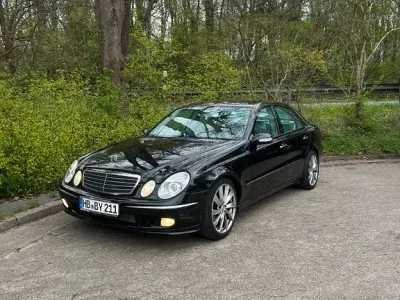 Gebraucht Mercedes E220 Avantgarde 150 PS (110 kW) 2002 Schwarz Limousine