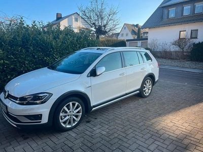 Usata VW Golf Alltrack 184 CV (135 kW) 2017 Bianco Station wagon