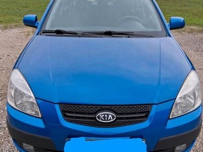 Second-hand Kia Rio 96 CP (70 kW) 2006 Albastru Hatchback